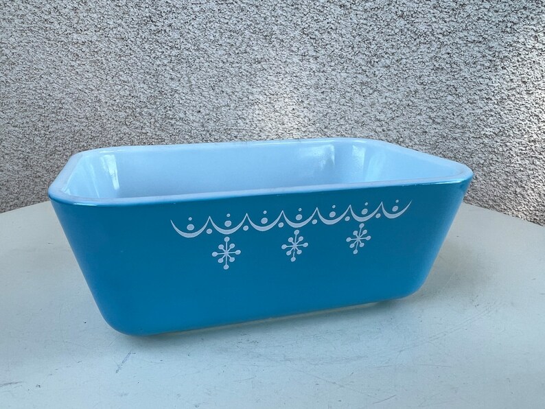 Vintage blue Pyrex small rectangular milk glass baking pan white snowflake 0502 1.5 pt image 2