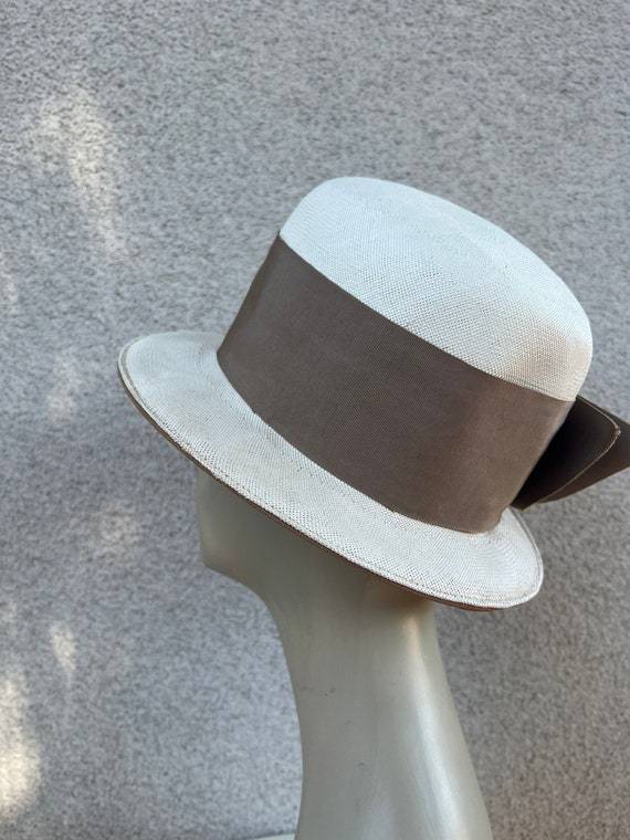 Vintage white straw bowler style hat wide taupe g… - image 2