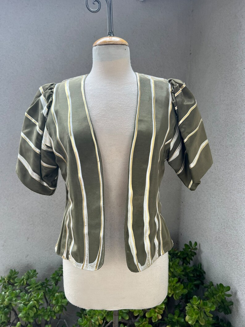 Chaqueta verde oliva con diseño vintage Art to Wear: cinturón de cuero pintado a mano, talla XS imagen 5