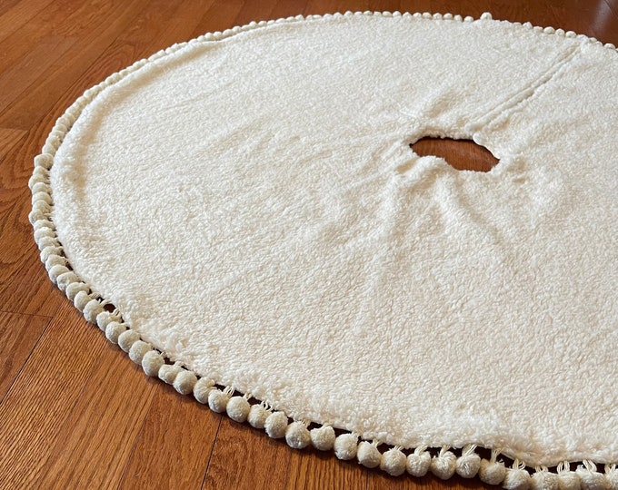 Sherpa Faux Fur & Pom Pom Tree Skirt- Lined With Linen- Four Colors Available- Camel/Red/Green/Ivory- Plush- Holiday Decor