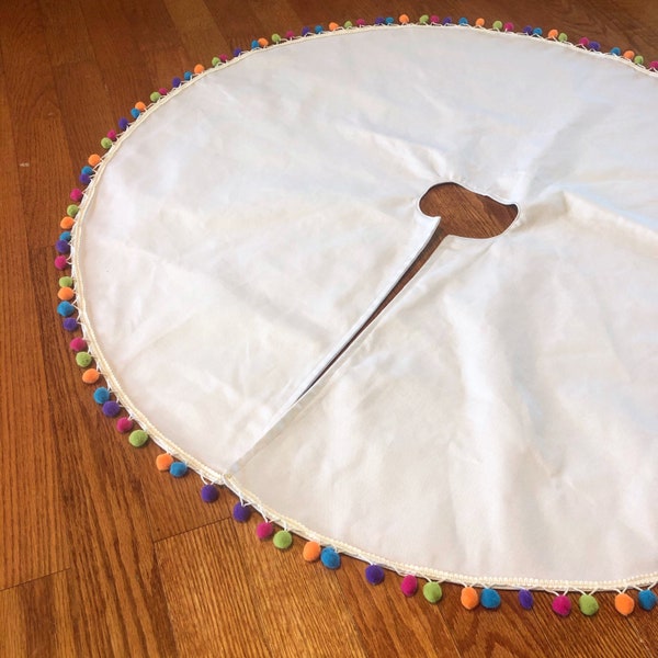 Falda de árbol con pompones de lona de pato blanco - Pompones multicolores - Árbol para niños - Huellas de manos de bricolaje