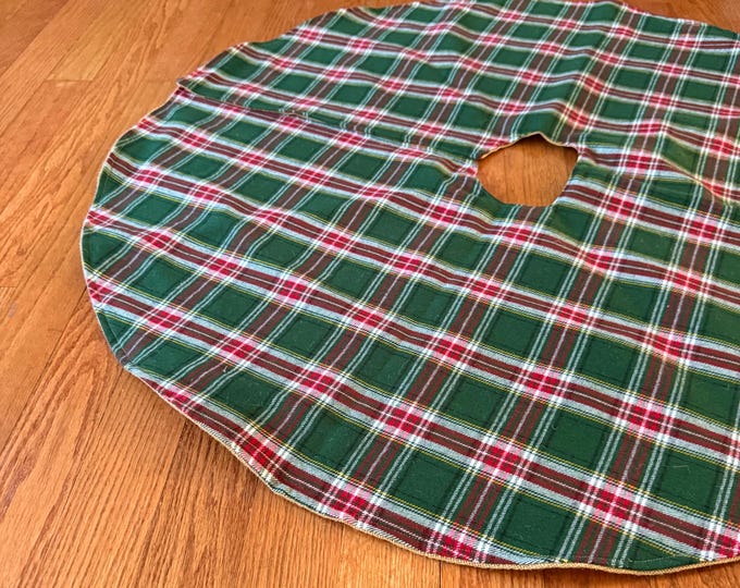 Ready To Ship 40" Tartan Plaid Cotton & Natural Burlap Tree Skirt- Reversible- White, Green, Red- Rustic Cabin Lodge Farmhouse Holiday Decor