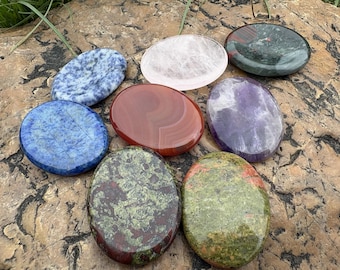 Pietra naturale di cristallo antistress per alleviare l'ansia, favorire la meditazione, migliorare la concentrazione e infondere calma. Guarigione energetica.