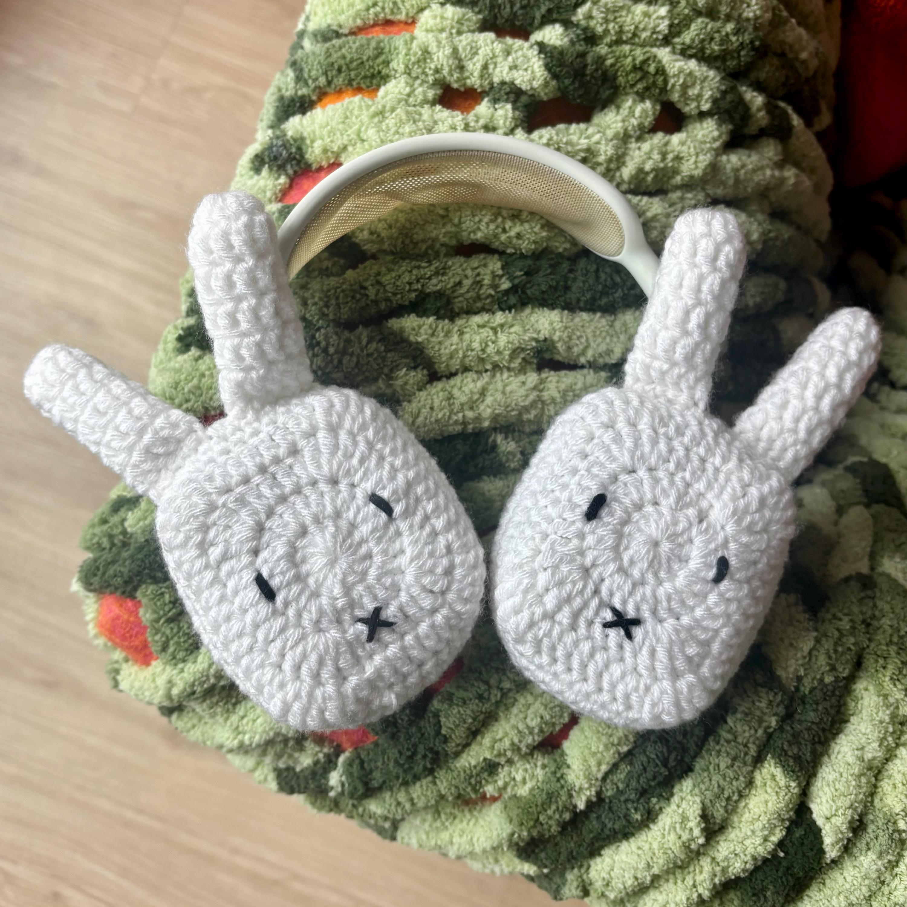 Bunny Headphone Cover Crochet Pattern for AirPods Max