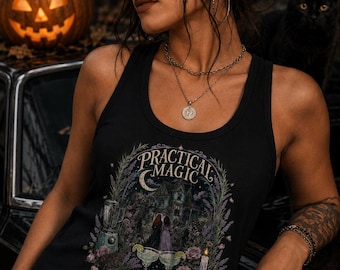 Camiseta sin mangas estilo racerback de Practical Magic, Top de Halloween con estampado de brujas de Midnight Margaritas (Next Level)