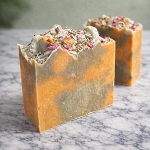 Jabón natural artesanal en barra – Cuidado orgánico de la piel – Leche de cabra, carbón vegetal, cúrcuma, apto para pieles sensibles