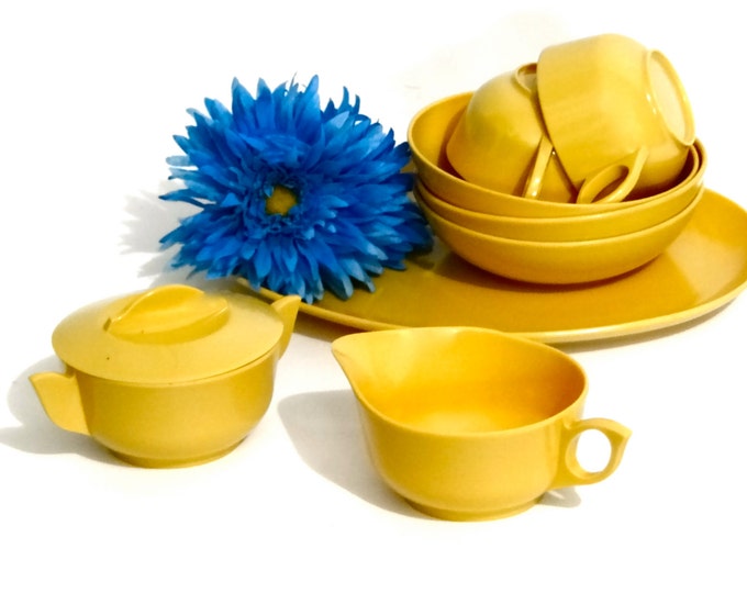 Melamine Retro Dinnerware Set / Kitsch Kitchen / 19 Pieces / Etsy