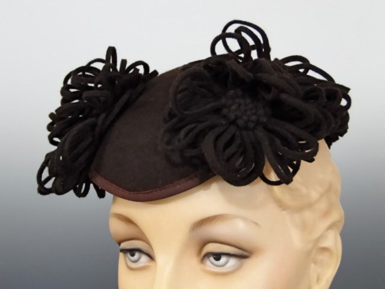 Chocolate Brown Felt Tilt Hat Calot with Looped Trim Vintage 1940's Fashions image 6