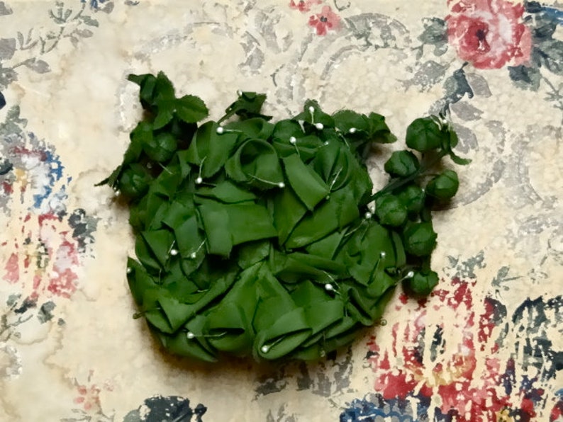 Vintage Millinery Large Appliqu\u00e9 Rosebuds Green Silk Hat Fascinator Trim Supplies