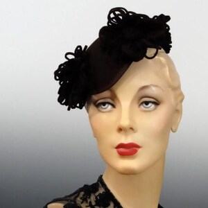 Chocolate Brown Felt Tilt Hat Calot with Looped Trim Vintage 1940's Fashions image 2