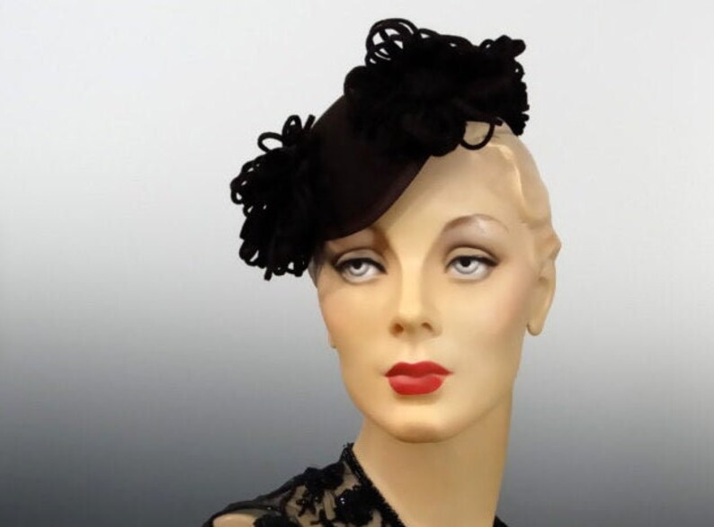 Chocolate Brown Felt Tilt Hat Calot with Looped Trim Vintage 1940's Fashions image 2