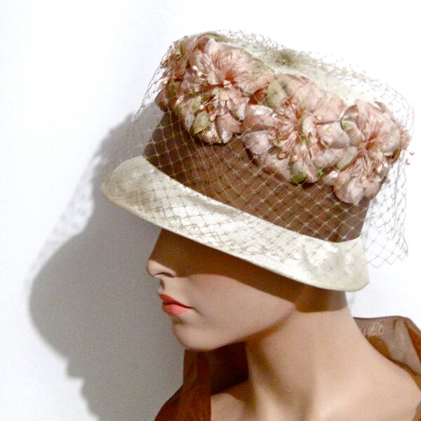 Chapeau Vintage Pâques mariage fleurs paille Brim grand Label de l'Union vers les années 1950