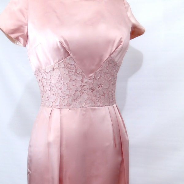 Vintage robe de soie rose / / Womens vêtements des années 1950 / / taille moyenne