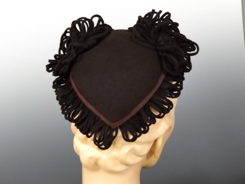 Chocolate Brown Felt Tilt Hat Calot with Looped Trim Vintage 1940's Fashions image 4
