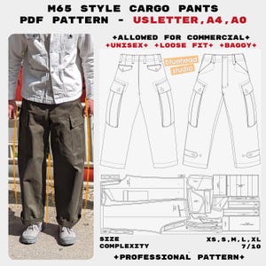 Puede incluir: Pantalones cargo estilo M65 de color verde oliva. La imagen también muestra un dibujo lineal de los pantalones y las piezas del patrón. El texto en la imagen incluye "M65 STYLE CARGO PANTS PDF PATTERN" y "bluehead studio". Los pantalones están disponibles en tallas XS, S, M, L y XL.