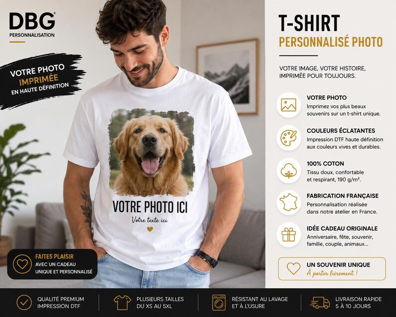 Może przedstawiać: Biały t-shirt z kr&oacute;tkim rękawem z nadrukowanym zdjęciem psa rasy golden retriever na klatce piersiowej, z napisem VOTRE PHOTO ICI oraz Votre texte ici pod zdjęciem, uzupełniony małą ikoną złotego serca.