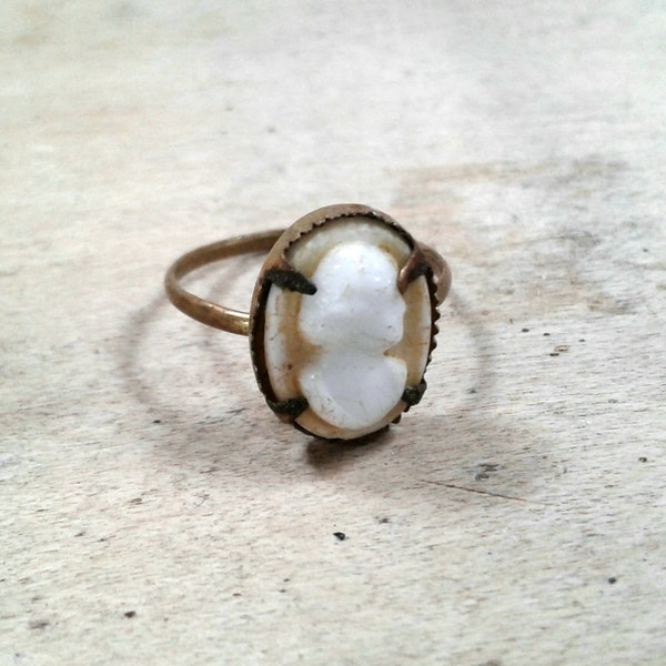 Antique TINY Cameo Ring * Very Vintage * Size X-Small * Old Sweet and A Symbol of Love * A Ring for Your Little Princess