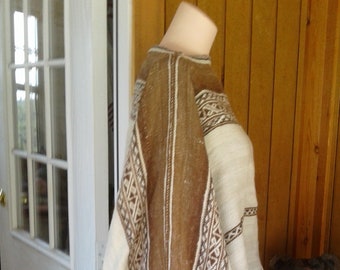 Vintage Poncho * Tribal/Mountain * Wool * FOLK ART Handwoven * Heavyweight/ South America * Brown Earth Tones * Cold Weather Wear