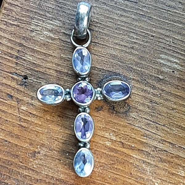 Sterling Silver and Amethyst Purple Stone Stones Religious Cross * Pendant * 925 Silver * Beautiful Fine Jewelry / Vintage Estate Jewelry