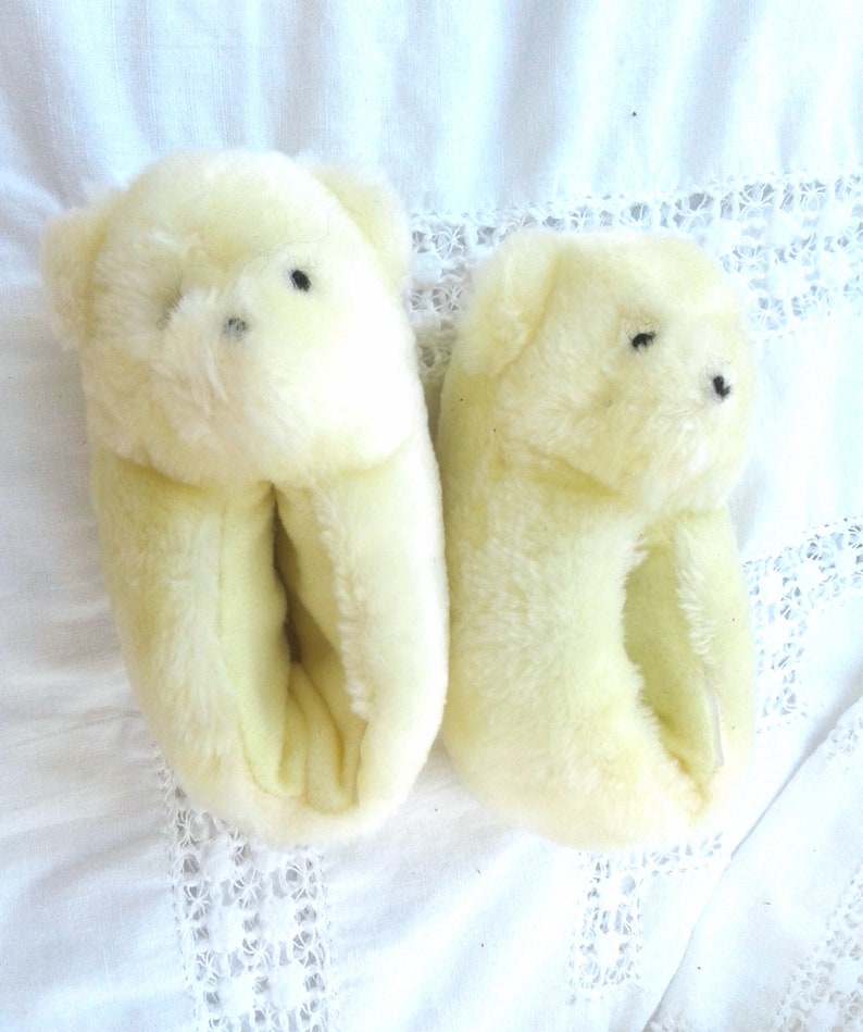 Unisex Boys Girls Little House shoes Bear Head Accents Vintage Fuzzy Bears Slip On Baby Slippers Cream White Tone Faux Fur