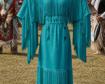Robe femme en daim bleu turquoise à franges, robe de pow-wow en cuir d'inspiration autochtone, robe longue rodéo western faite main