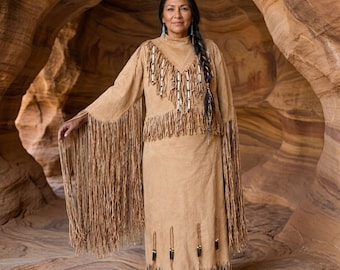 Robe à franges en daim style unie | Robe de pow-wow d'inspiration autochtone en cuir de daim perlé | Mode cow-girl de rodéo western
