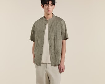 Camisa de hombre de corte cómodo con cuello mao y lyocell color verde pino