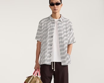Camisa de lino a rayas extragrande / Camisa abotonada de corte relajado con cuello tipo campamento