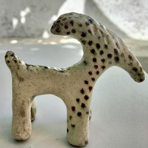 Criatura Raku I | Escultura Cerámica Artesanal | Pieza Única Decorativa