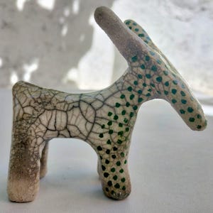 Criatura Raku I | Escultura Cerámica Artesanal | Pieza Única Decorativa