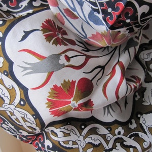 Handvävd sidenscarf: Ottomansk kakelmönster med blommig halsduk för kvinnor bild 2