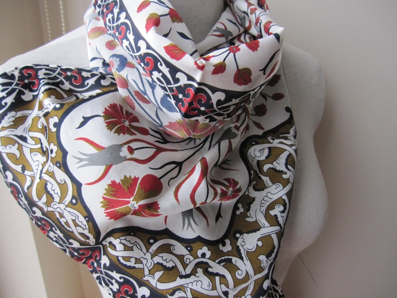 Handvävd sidenscarf: Ottomansk kakelmönster med blommig halsduk för kvinnor bild 4