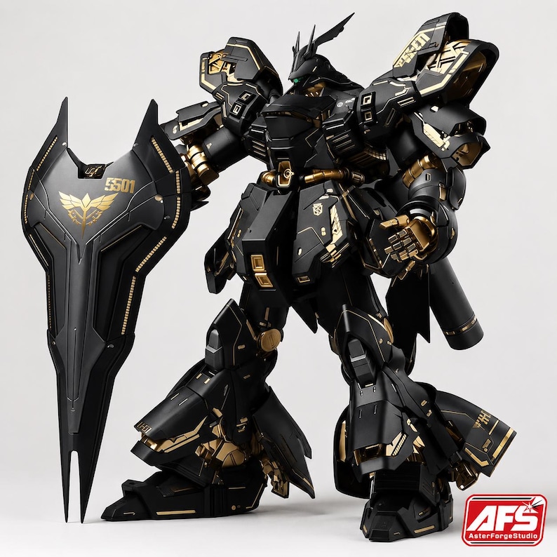 Puede incluir: Modelo detallado de robot negro y dorado con un gran escudo. El robot presenta intrincados detalles con acentos dorados y una pose din&aacute;mica. El escudo muestra el n&uacute;mero "5501" y un emblema dorado. El dise&ntilde;o general sugiere un tema futurista o de ciencia ficci&oacute;n.