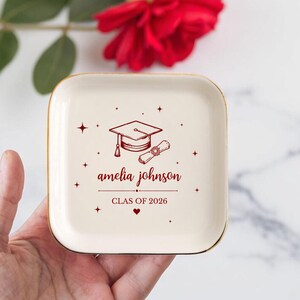 Anpassad examenspresent till henne Personligt smyckesfat Ringfat från klass 2026 Gymnasie- och universitetspresent Unik prydnadsfat