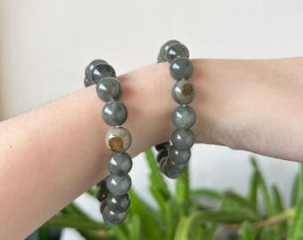 River Nephrite Jade - 10mm Stone Covered Jade Qinghua Bracelet