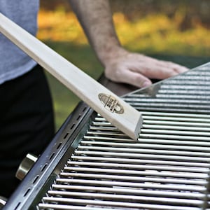 BBQ Scraper - Natural Wooden Grill Cleaner - Made in Canada