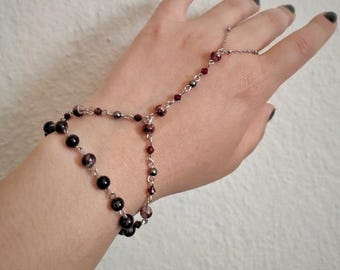 Gothic Handkette, Whimsigoth Accessoires, Witchy Handschmuck, geschichtetes Armband und Ring, Dark Aesthetic Accessoire