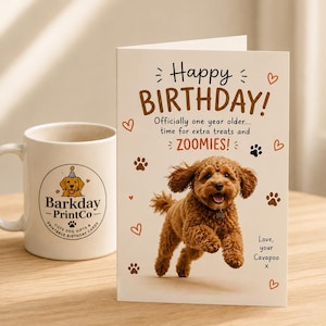 Tarjeta de cumpleaños divertida para imprimir con temática de Cavapoo / Oficialmente un año más. ¡Hora de correr como locos!