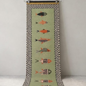 Handvävd kelimmatta i ulljute: Tribal fiskdesign, boho trapphall (anpassad storlek)