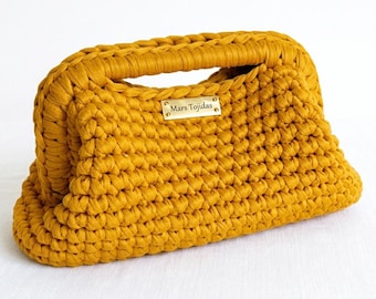 Crochet Oval Frame Handbag Pattern, Chunky T-Shirt Yarn Clutch Tutorial (PDF Download)