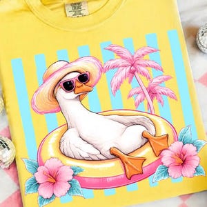 Oca divertente estiva PNG, Oca preppy da spiaggia galleggiante per piscina PNG, Design retrò per maglietta vacanze tropicali, Simpatica estate PNG, clipart spiaggia