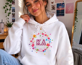 Comfortable cotton sweater vintage design to customize with modern and colorful initials