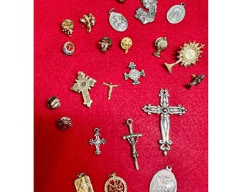 VTG Catholic Religious Jewelry Lot 23 Pc Crosses Medals Pins Crucifixes Pendants