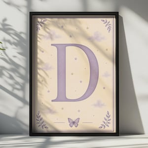 Poster per la cameretta con la lettera D, decorazione murale con iniziale viola, stampa con il nome del bambino, stelle