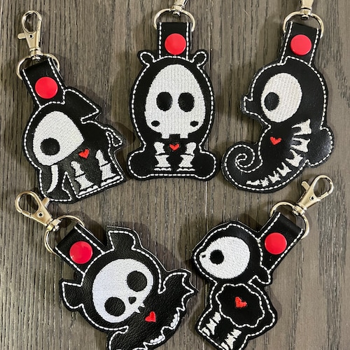25AW UNDERCOVER skullmouseキーチャーム Skelanimal Inspired Key Fobs, Skull Animal Key Chain, Skull Animal