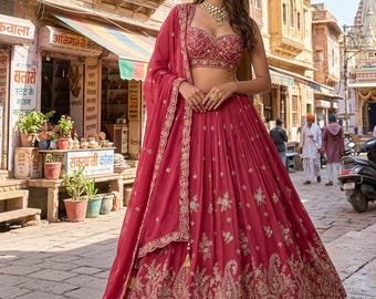 Komplet Lehenga Choli w kolorze głębokiego różu z haftem: indyjski strój ślubny dla kobiet