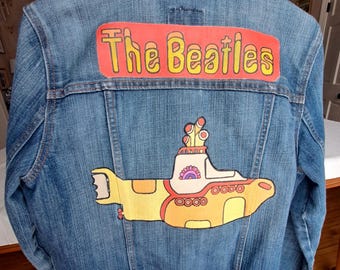Sottomarino giallo dei Beatles dipinto a mano, taglia grande da adulto. Mostra con stile la tua passione per il rock classico!
