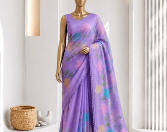 Designer-Sari aus knittriger Viskose-Seide mit floraler Fadenstickerei, Swarovski-Diamantbesatz, festlicher Hochzeitssari, bestickte Bluse