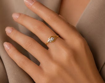 Floral Diamond Ring, Minimalist Gold Leaf Design, Nature Inspired Everyday Jewelry