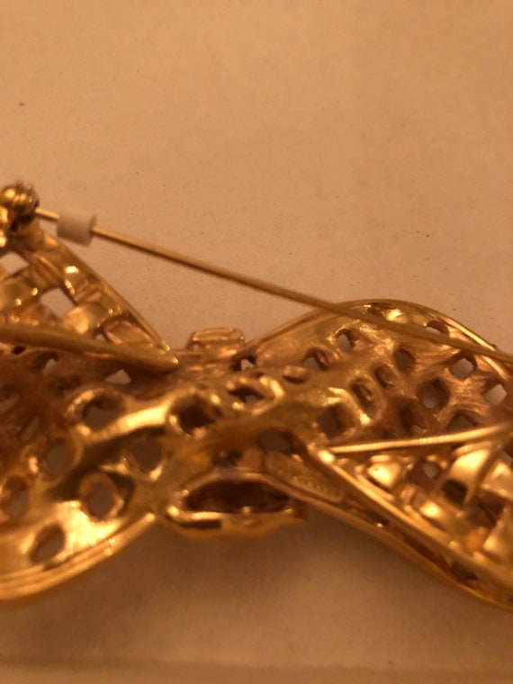 Large 3 “Gold Metal Lattice Bow BROOCH - pin. Sig… - image 6